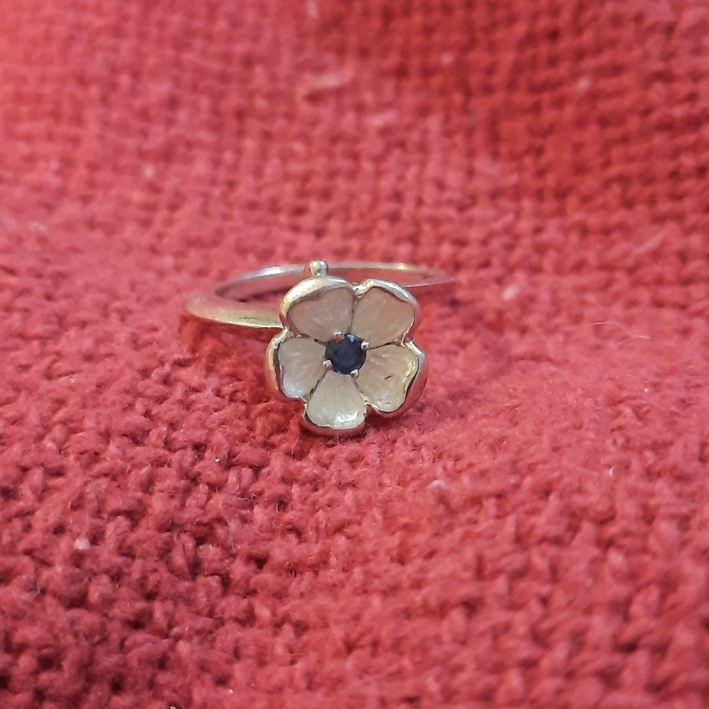 SS blue sapphire & white enamel ring